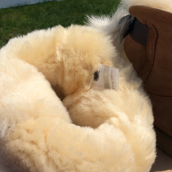 UGG GITA BOOTS - Picture 7 of 8